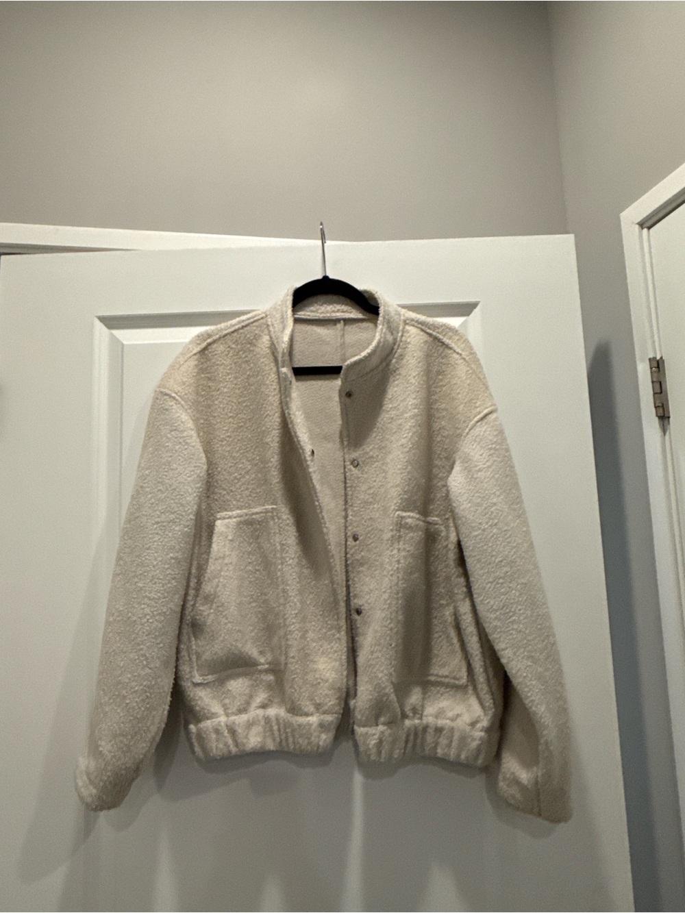 Cream Fleece Bomber Jacket Like New